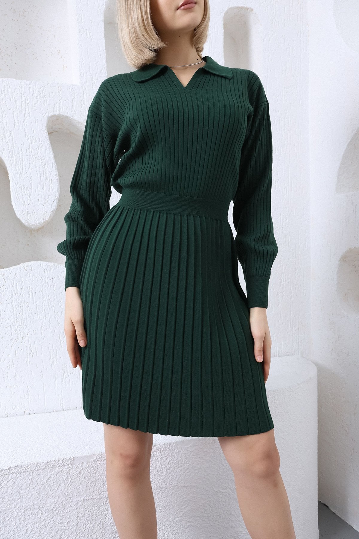 Zümrüt Yeşil Polo Yaka Pileli Triko Elbise