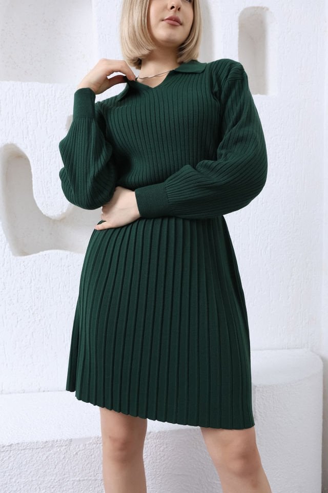 Zümrüt Yeşil Polo Yaka Pileli Triko Elbise