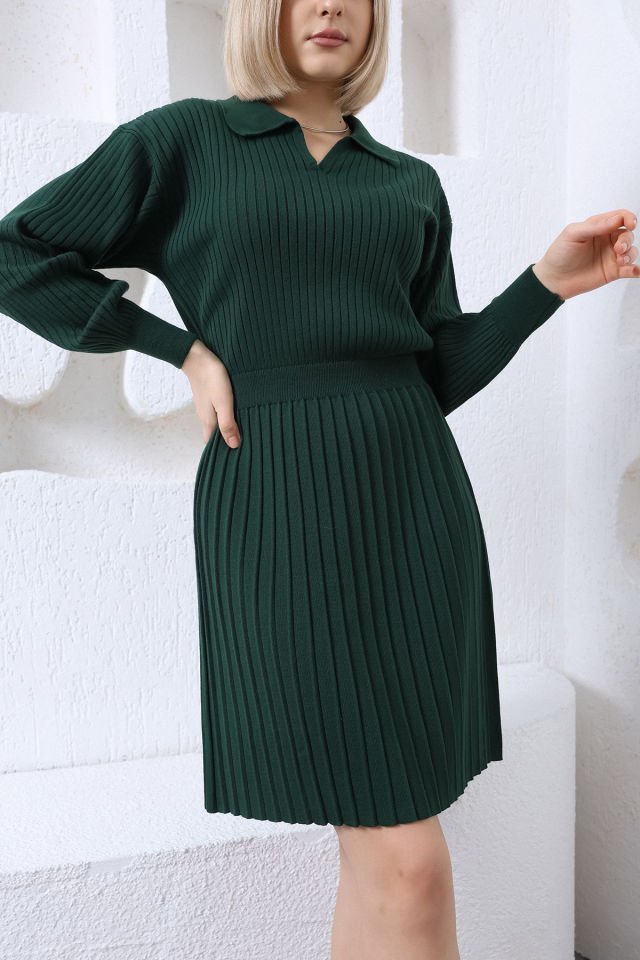 Zümrüt Yeşil Polo Yaka Pileli Triko Elbise