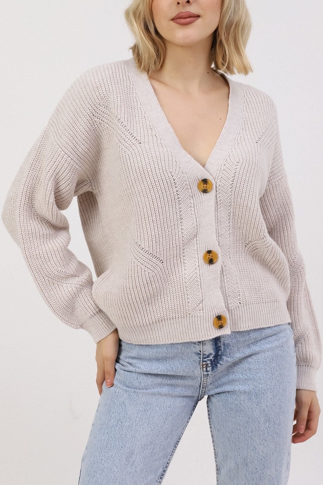 Kadın Bej V Yaka Oversize Düğmeli Triko Hırka