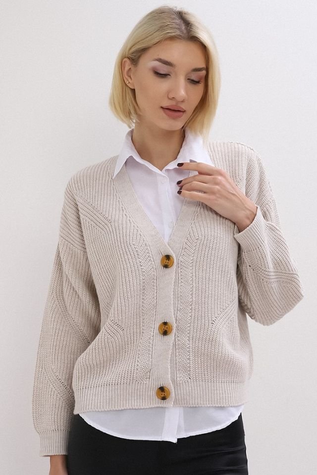 Kadın Bej V Yaka Oversize Düğmeli Triko Hırka