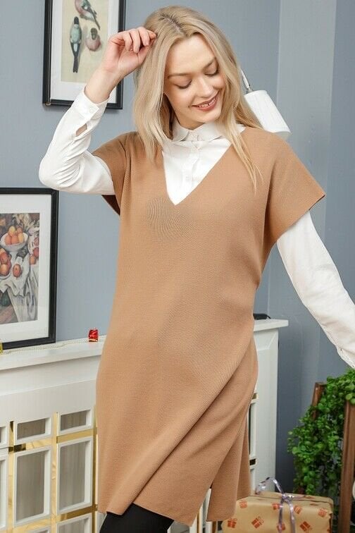 Kadın Kamel Kuşaklı V Yaka Yırtmaçlı Uzun Triko Süveter