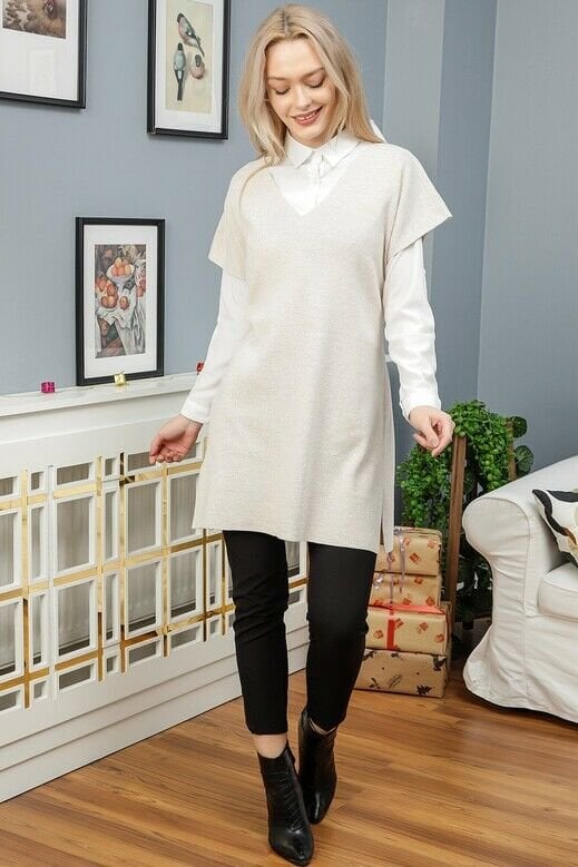 Kadın Bej Kuşaklı V Yaka Yırtmaçlı Uzun Triko Süveter