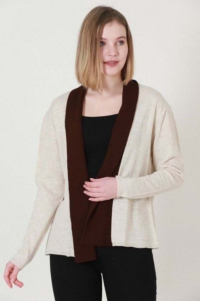 Kadın Bej Kahverengi İki Renk Desenli Kısa Triko Hırka