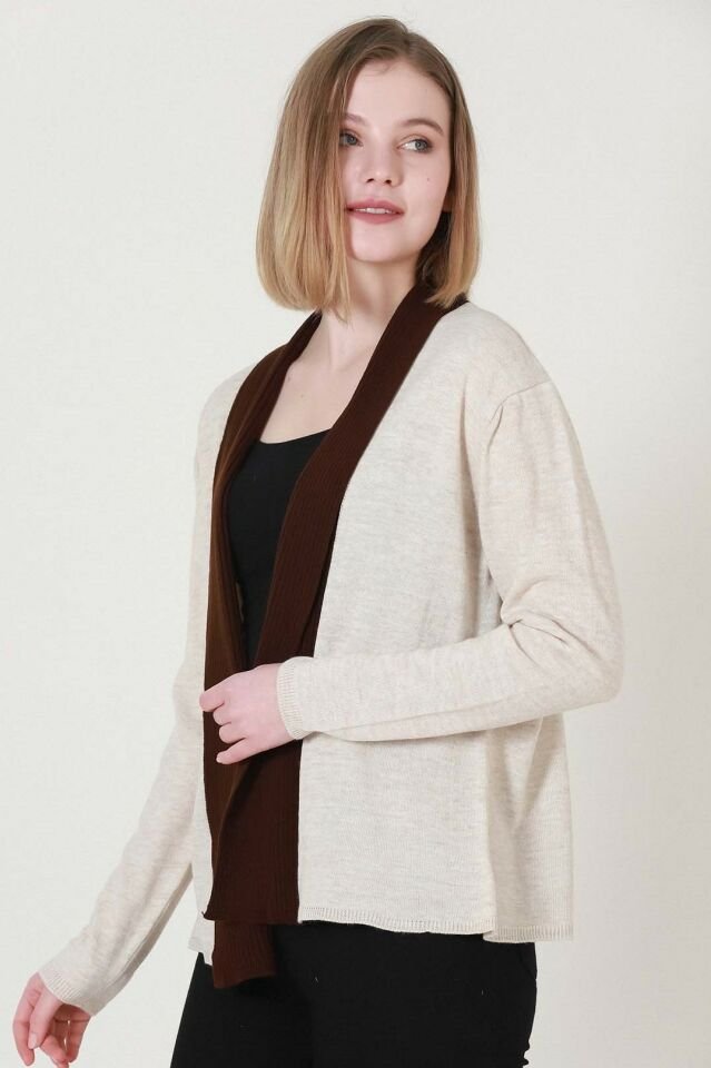 Kadın Bej Kahverengi İki Renk Desenli Kısa Triko Hırka