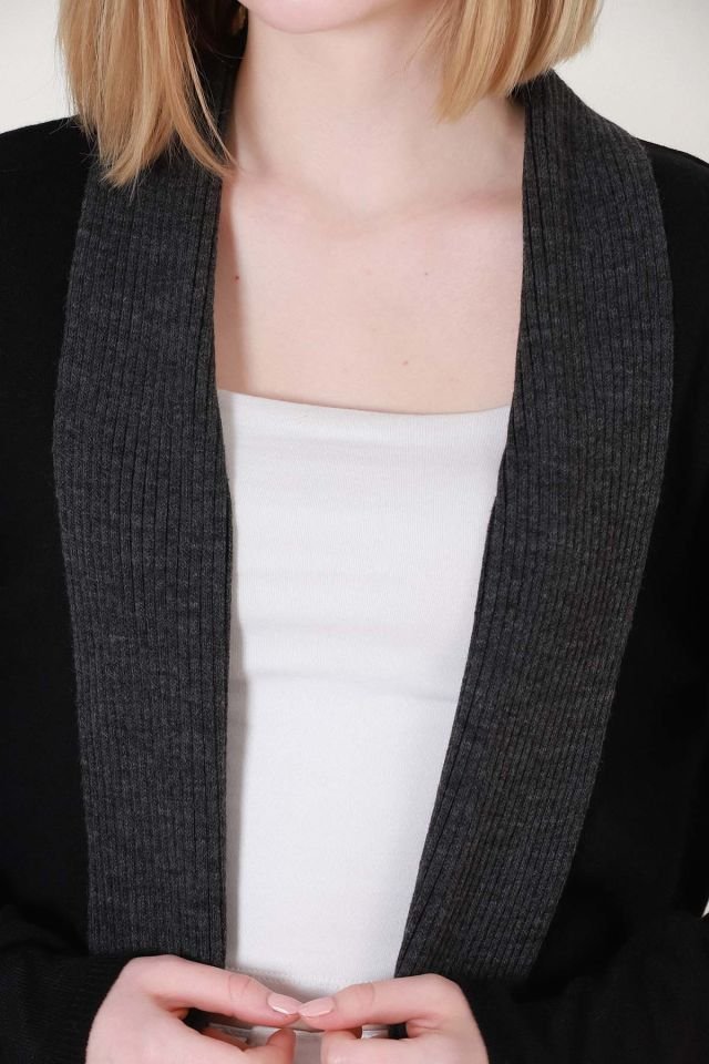 Kadın Siyah Antrasit Gri İki Renk Desenli Kısa Triko Hırka