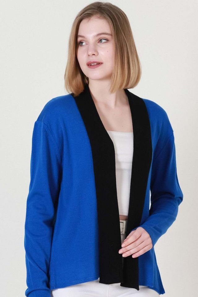 Kadın Saks Siyah İki Renk Desenli Kısa Triko Hırka