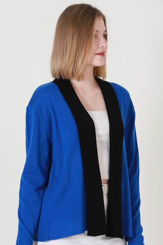 Kadın Saks Siyah İki Renk Desenli Kısa Triko Hırka