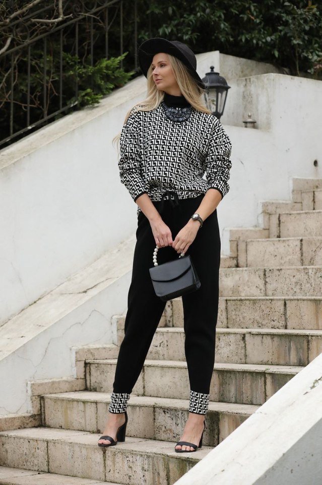 Paça Detaylı L Desenli Yarım Balıkçı Kadın Triko Takım Siyah