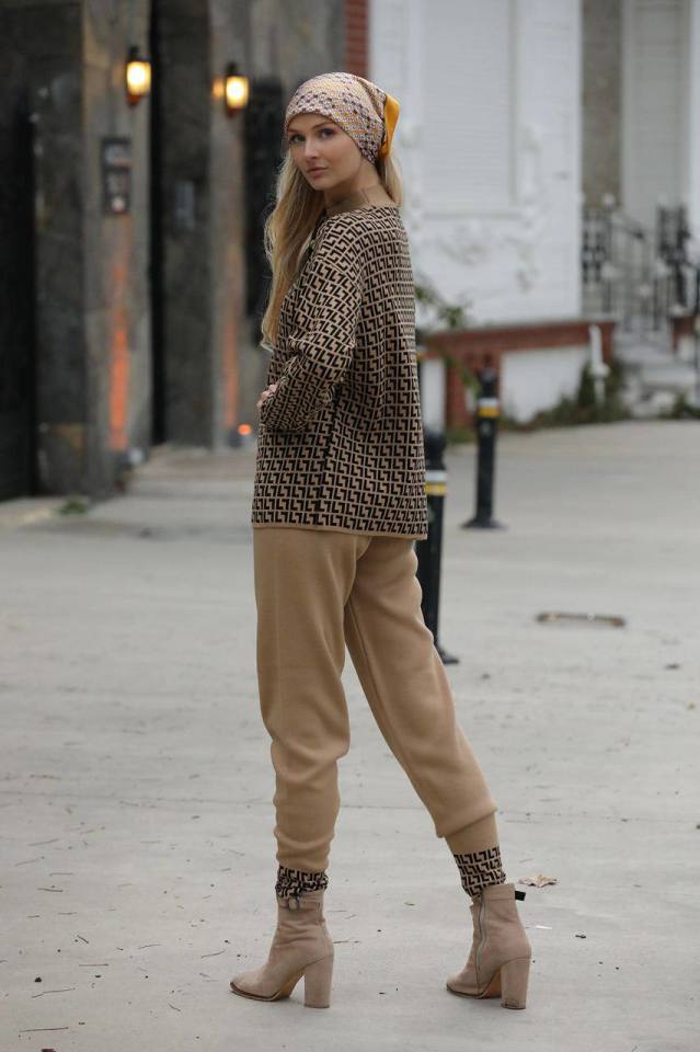 Paça Detaylı L Desenli Yarım Balıkçı Kadın Triko Takım Kamel