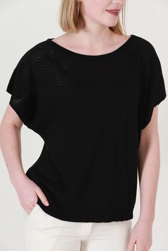 Kadın Siyah Göğüs Ajurlu Yazlık İnce Triko Bluz