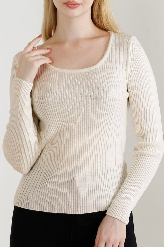 Kadın Bej Kare Yaka Triko Kazak