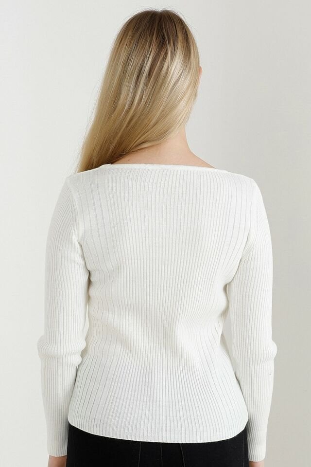 Kadın Ekru Kare Yaka Triko Kazak