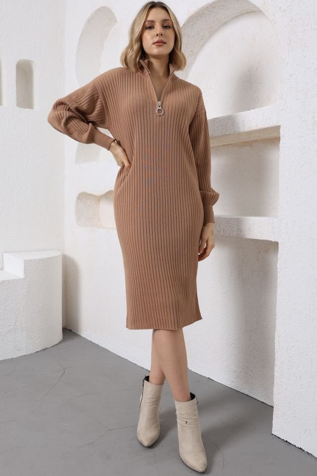 Kamel Fermuarlı Yarım Balıkçı Uzun Triko Elbise