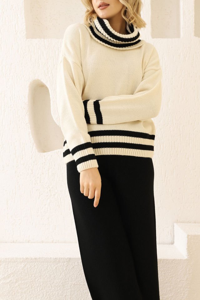 Kadın Krem Siyah Çizgili Degaje Yaka Oversize Kazak Pantolon İkili Takım