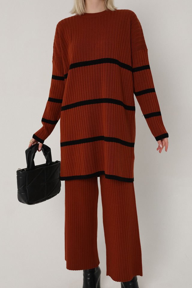 Kadın Kiremit Siyah Çizgili Yuvarlak Yaka Fitilli Rahat Kalıp Triko Takım