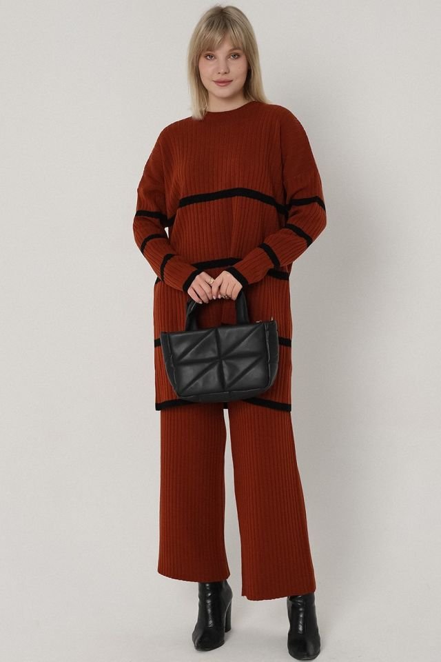 Kadın Kiremit Siyah Çizgili Yuvarlak Yaka Fitilli Rahat Kalıp Triko Takım