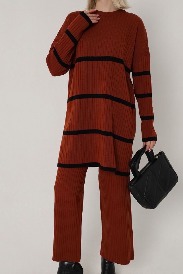 Kadın Kiremit Siyah Çizgili Yuvarlak Yaka Fitilli Rahat Kalıp Triko Takım