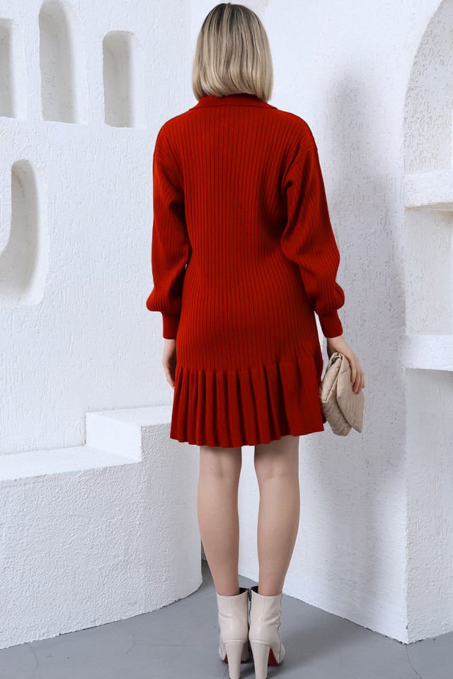 Kırmızı Polo Yaka Fırfırlı Triko Elbise