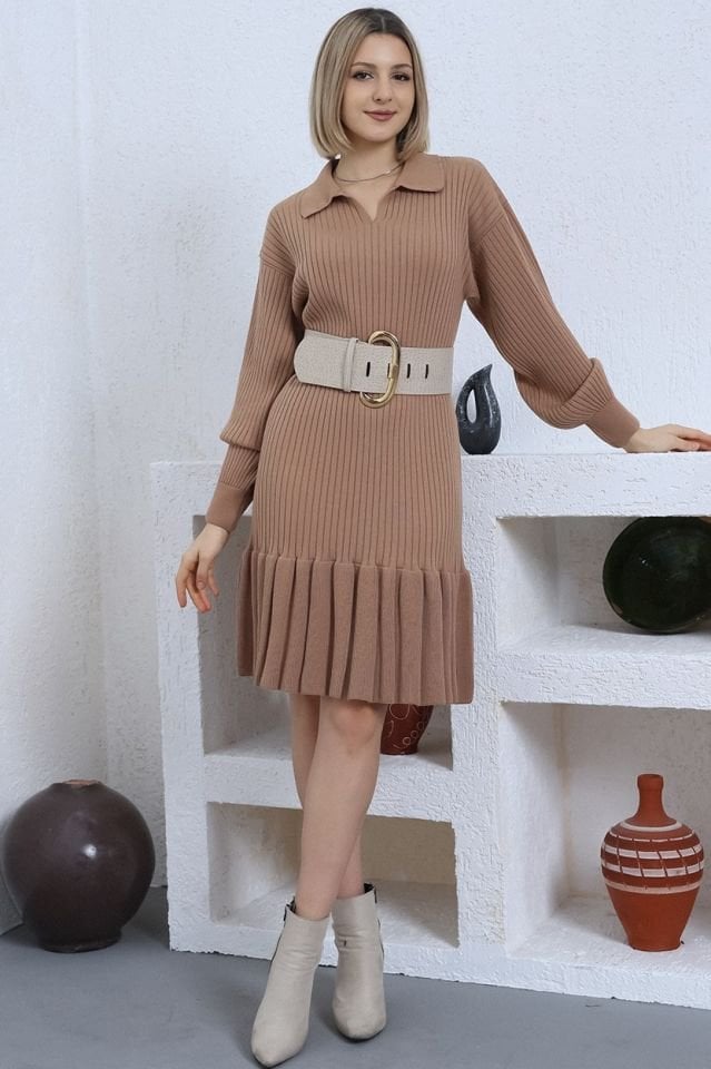 Kamel Polo Yaka Fırfırlı Triko Elbise