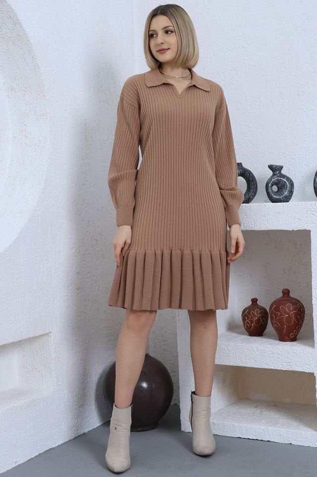 Kamel Polo Yaka Fırfırlı Triko Elbise