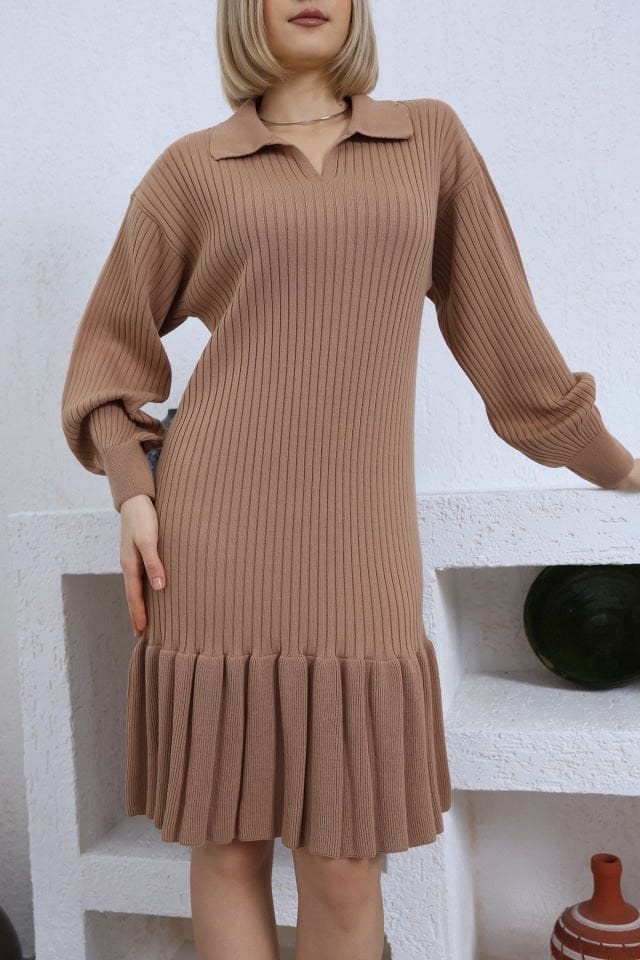 Kamel Polo Yaka Fırfırlı Triko Elbise